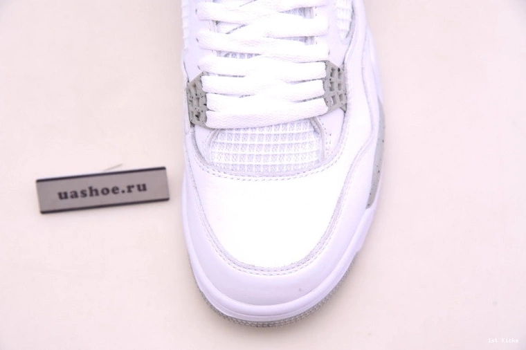 White  4 Jordan CT8527-100 Retro Oreo 1112